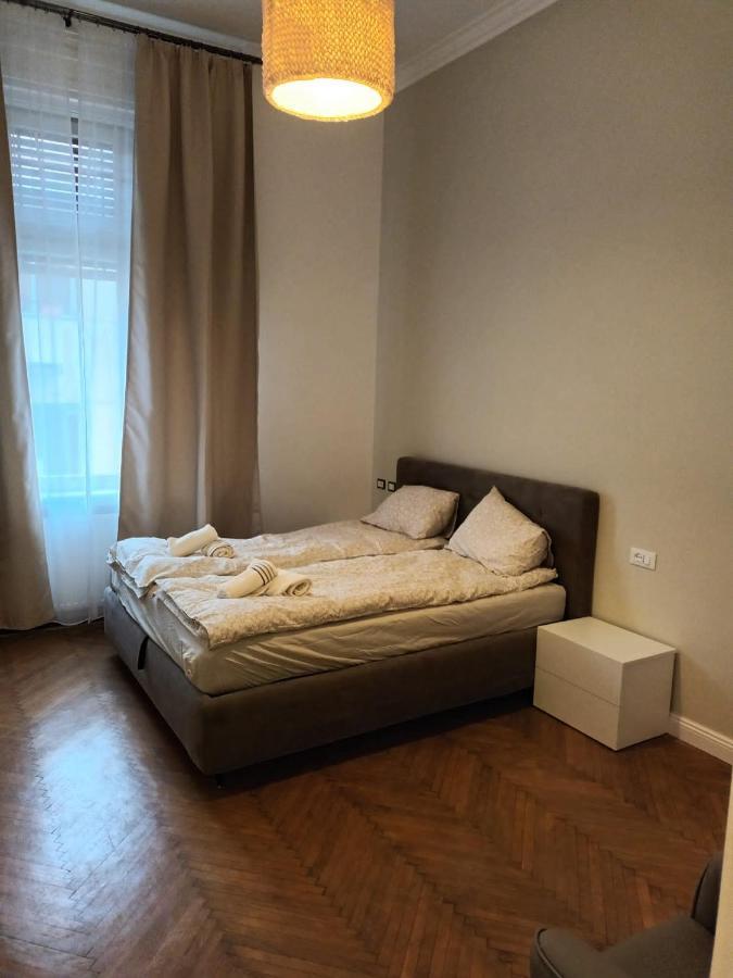Duna River Shining Apartments Budapeste Exterior foto